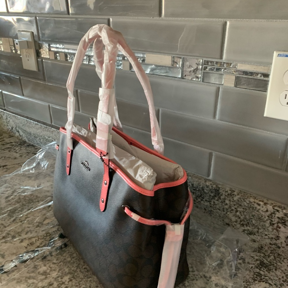 Brand new coach bag - Picture 2 of 4